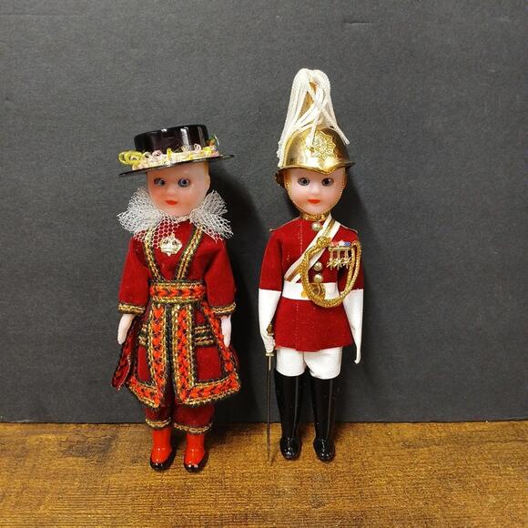 Other - Vintage Royal Queens Guard & London Beefeater Roliing Eyes Dolls
